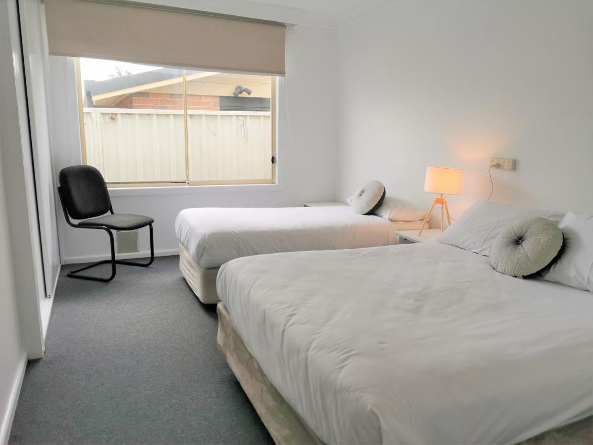 Bathurst Explorers Motel Екстериор снимка