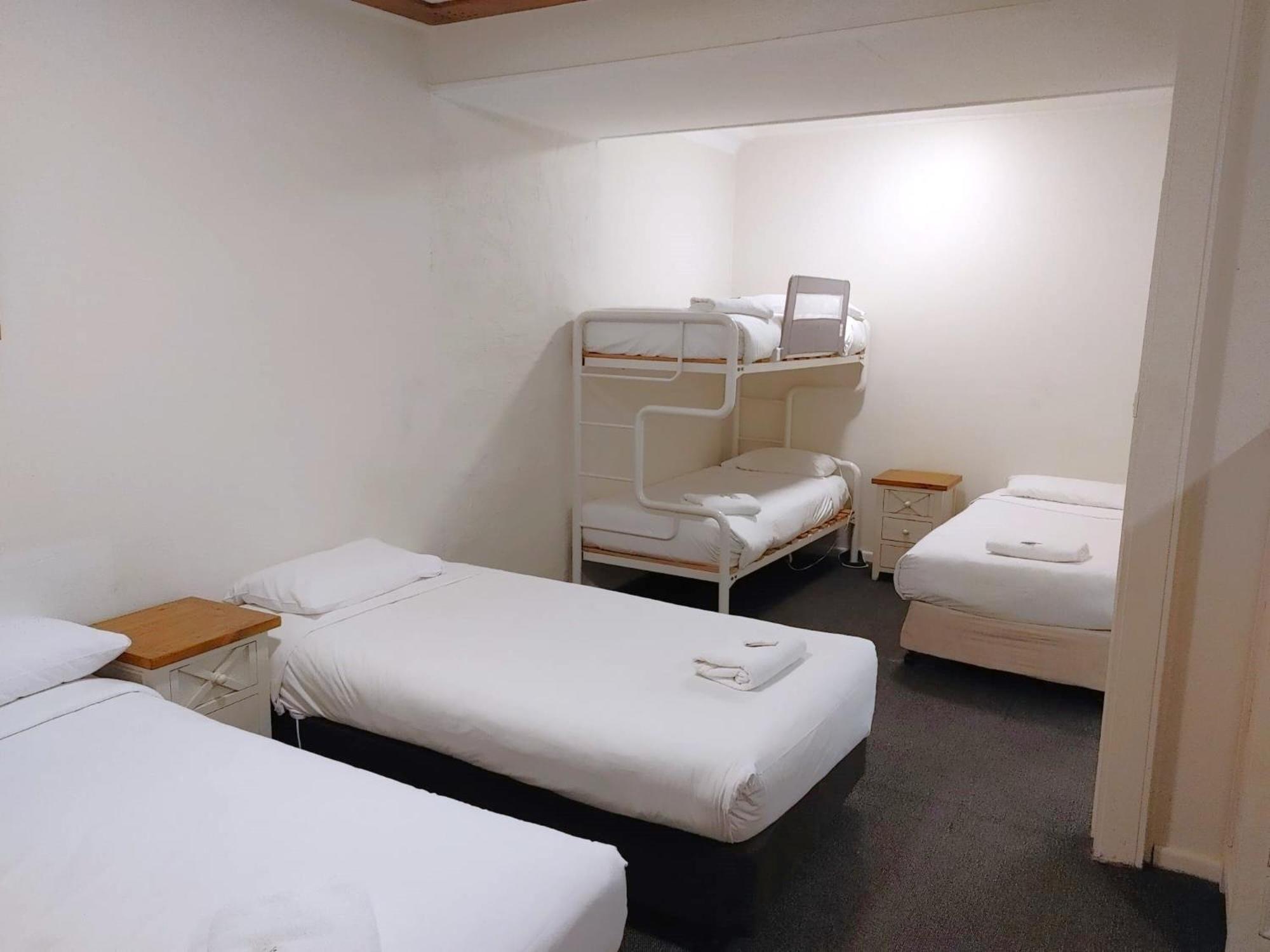 Bathurst Explorers Motel Екстериор снимка