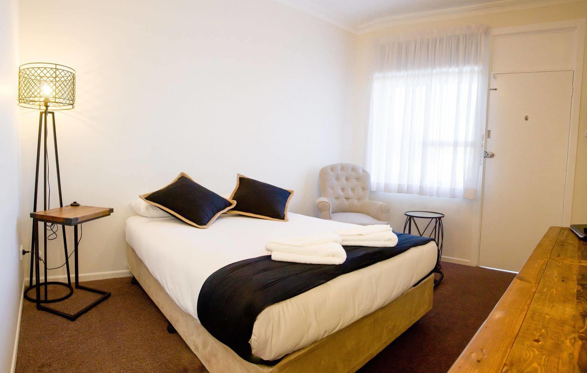 Bathurst Explorers Motel Екстериор снимка